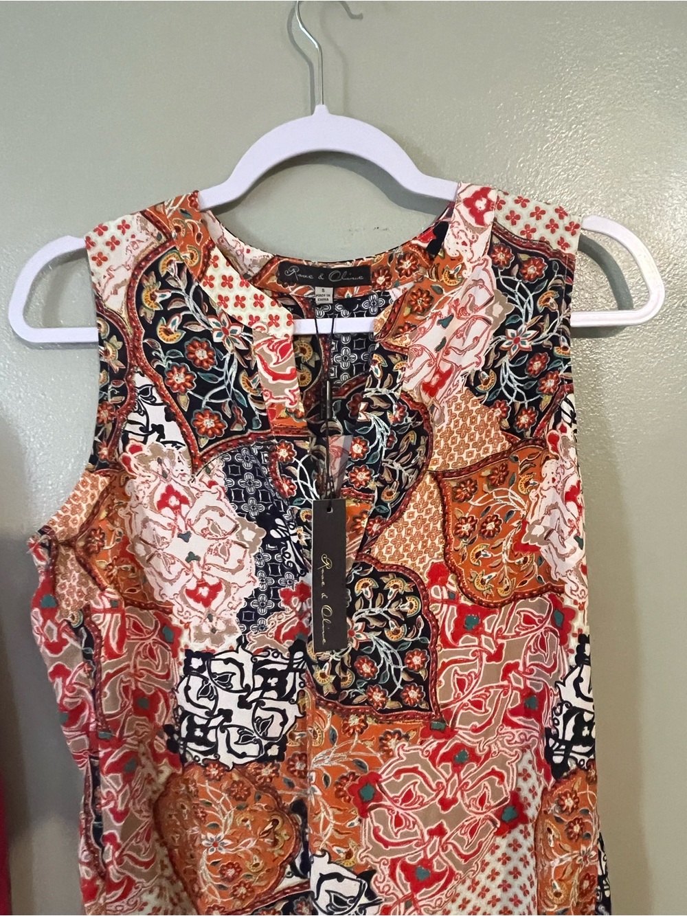 Rose & Olive  Orange Multi Patchwork Print Sleeveless Top Blouse S NWT - Picture 2 of 8